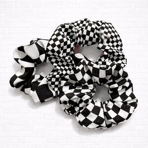 Checkered Scrunchies {CHOOSE YOUR PRINT}